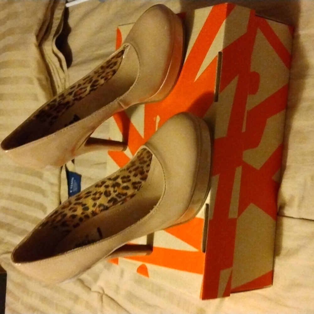 Heels - Picture 1 of 3